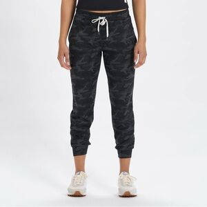 Vuori Performance Jogger Women's XS Black Camo NWOT